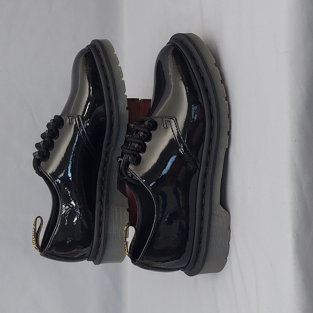 Dr. Martens Smiths Stud Black Patent Leather Oxfords Women's 6 New w/ Flaws - Picture 4 of 13